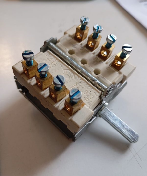 EGO 4 POZİSYONLU KOMUTATÖR