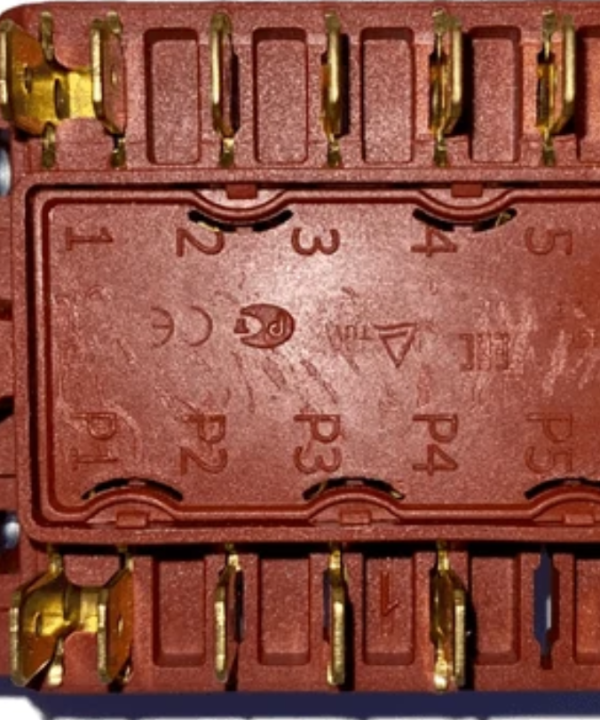 Sekizli Soketli Çevirmeli Polyemit 7+8 AYAK Anahtar - KOMUTATÖR